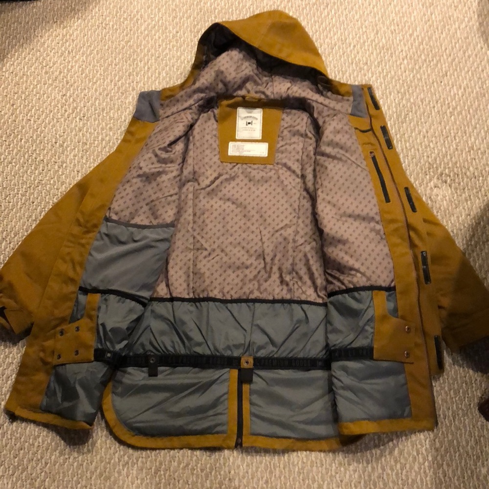 L1 Premium Goods Emma Snowboard/Ski Jacket - Picture 5 of 9